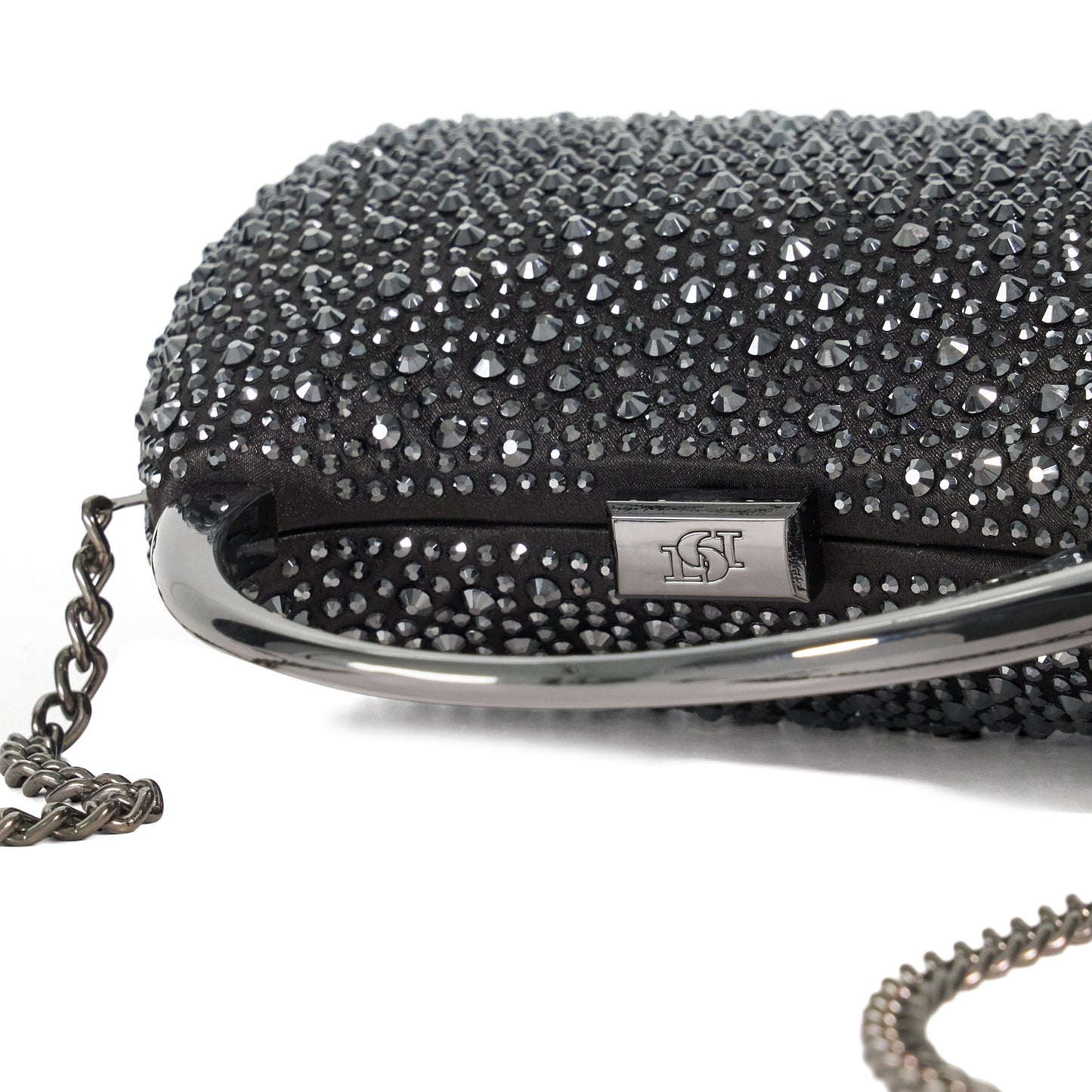 SS26 - BEAMING BLACK